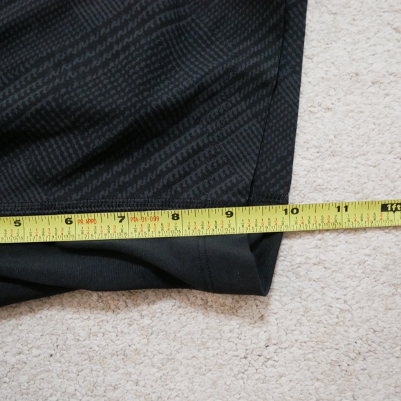 Lululemon T.H.E short with Nulux liner Medium - Picture 6 of 7